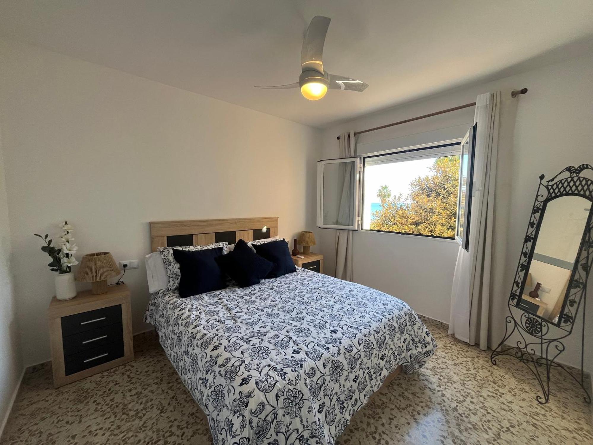 Love Rent4 Malaga Huelin Exteriör bild